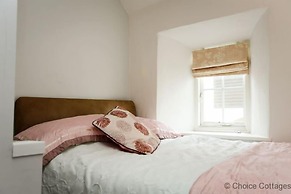 Braunton April Cottage 3 Bedrooms