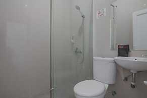 RedDoorz near Hermes Place Polonia Medan