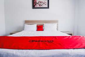 RedDoorz near Hermes Place Polonia Medan