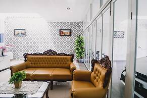 RedDoorz near Hermes Place Polonia Medan