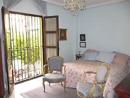 Alfalfa Deluxe Suite by Valcambre