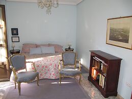 Alfalfa Deluxe Suite by Valcambre