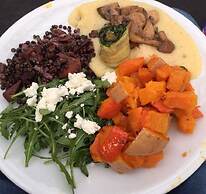 SURF AND SAND Hotel - Arugam Bay