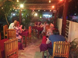 SURF AND SAND Hotel - Arugam Bay