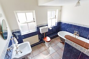 James Joyce Suite - hiphipstay