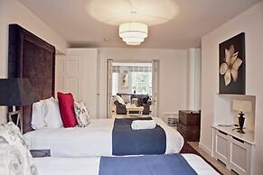 The Colin Farrell suite - hiphipstay