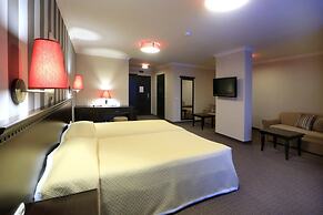 Royal Park Hotel & Apartments