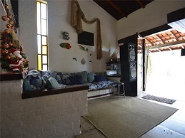 Yellow House Palmeiras Beach Caraguá