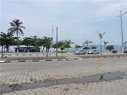 Yellow House Palmeiras Beach Caraguá