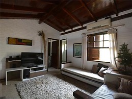 Yellow House Palmeiras Beach Caraguá