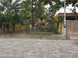 Yellow House Palmeiras Beach Caraguá