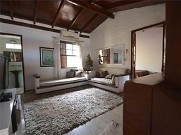 Yellow House Palmeiras Beach Caraguá