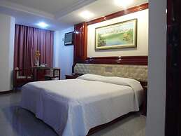 Maxim Plaza Hotel