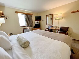 Beartooth Hideaway Inn and Cabins