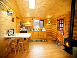Beartooth Hideaway Inn and Cabins