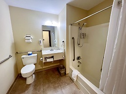 Beartooth Hideaway Inn and Cabins