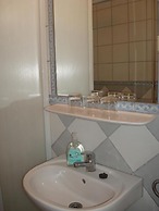 Hotel Napsugár és Gulyás Kunyhó Étterem