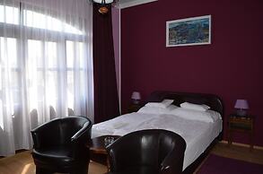 Hotel Napsugár és Gulyás Kunyhó Étterem