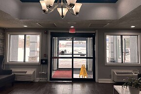 Days Inn & Suites by Wyndham Norton Shores/Muskegon