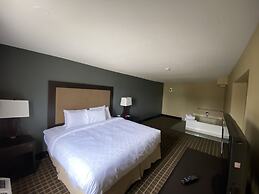 Days Inn & Suites by Wyndham Norton Shores/Muskegon