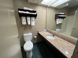 Days Inn & Suites by Wyndham Norton Shores/Muskegon