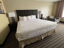 Days Inn & Suites by Wyndham Norton Shores/Muskegon