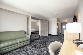 Days Inn & Suites by Wyndham Norton Shores/Muskegon