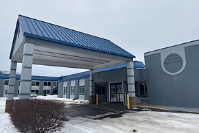 Days Inn & Suites by Wyndham Norton Shores/Muskegon