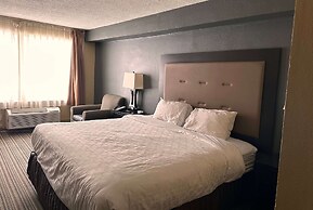 Days Inn & Suites by Wyndham Norton Shores/Muskegon