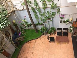 Drop By Saigon Hostel