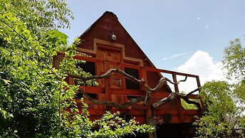 Elephant Trail Guesthouse and Backpackers