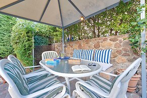 Elegant Maisonette Garden near Beach