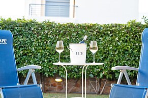 Elegant Maisonette Garden near Beach