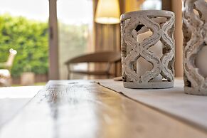 Elegant Maisonette Garden near Beach