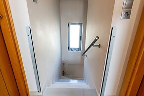 Elegant Maisonette Garden near Beach