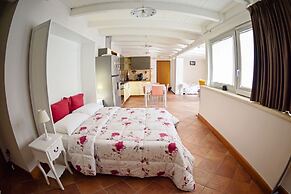 Al Centro Luxury Home