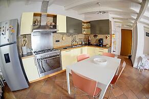 Al Centro Luxury Home