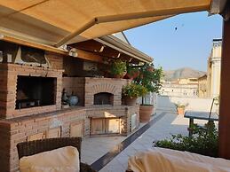 Al Centro Luxury Home