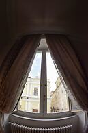 Al Centro Luxury Home