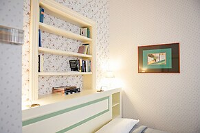 Al Centro Luxury Home