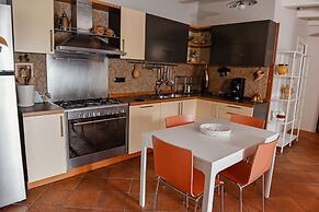 Al Centro Luxury Home