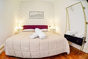 Al Centro Luxury Home