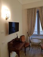 Al Centro Luxury Home