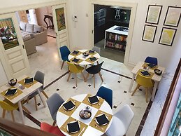 Al Centro Luxury Home