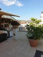 Al Centro Luxury Home