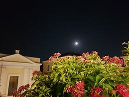 Al Centro Luxury Home