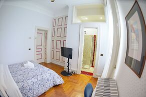 Al Centro Luxury Home