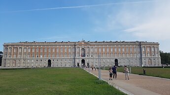 Al Centro Luxury Home