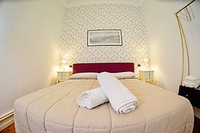 Al Centro Luxury Home