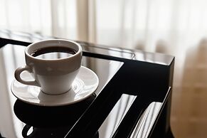 Al Centro Luxury Home